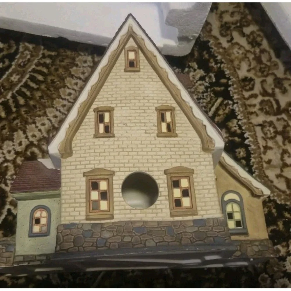 Dept 56 Santa's Workbench Petticoat Lane Tailor Lighted House